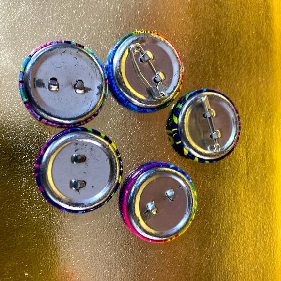 LISA FRANK VITAGE 90s HOT TOPIC METAL BUTTONS SET OF 5 - Picture 6 of 12